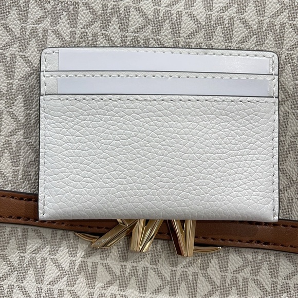 MICHAEL KORS
Reed Large Pebbled Leather Card Holder Case
Optic White 
NWT - Picture 12 of 16
